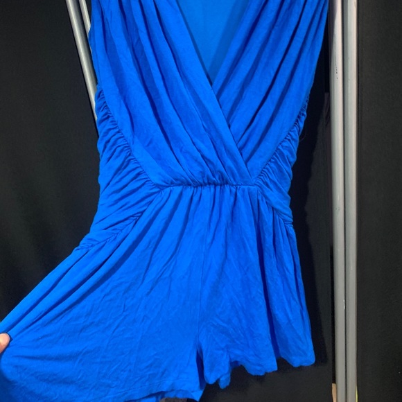 BeBe KARDASHIANS ROMPER - Picture 2 of 5